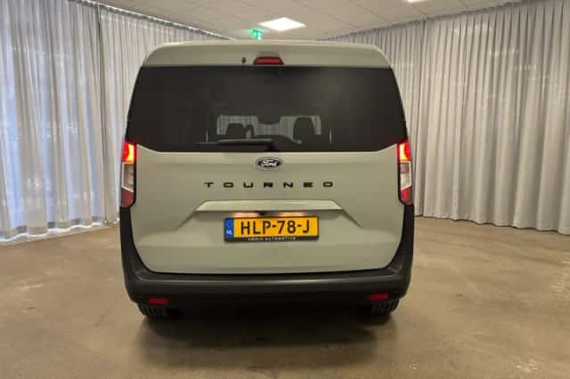 Ford Tourneo Courier (2024) thumbnail 9