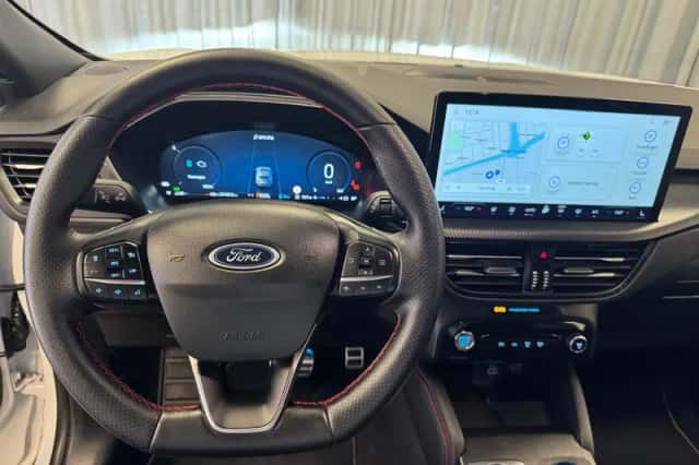 Ford Kuga (2024) thumbnail 3
