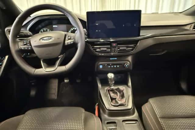 Ford Focus (2025) thumbnail 3