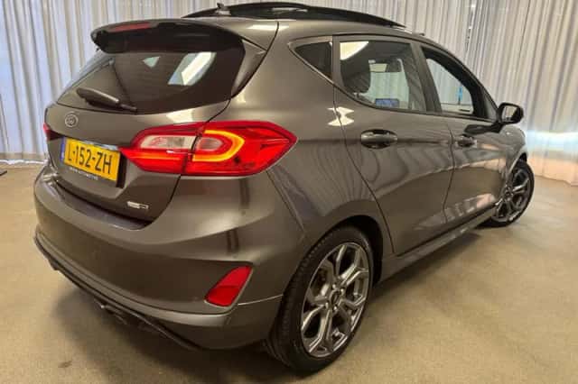 Ford Fiesta (2021) thumbnail 2