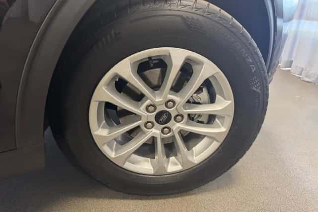 Ford Kuga (2025) thumbnail 5