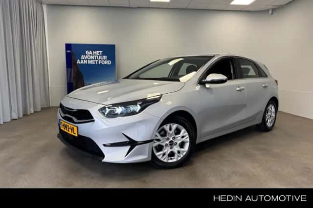 Kia Ceed (2023) thumbnail 1