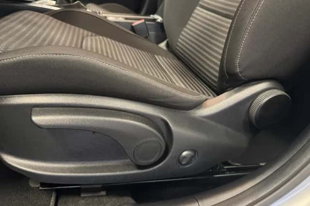 Kia Ceed (2023) thumbnail 23