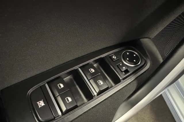 Kia Ceed (2023) thumbnail 24
