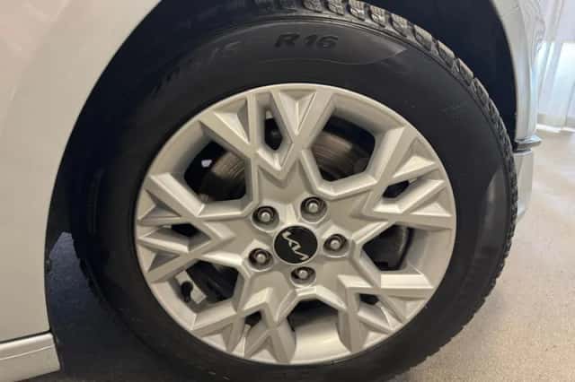Kia Ceed (2023) thumbnail 5