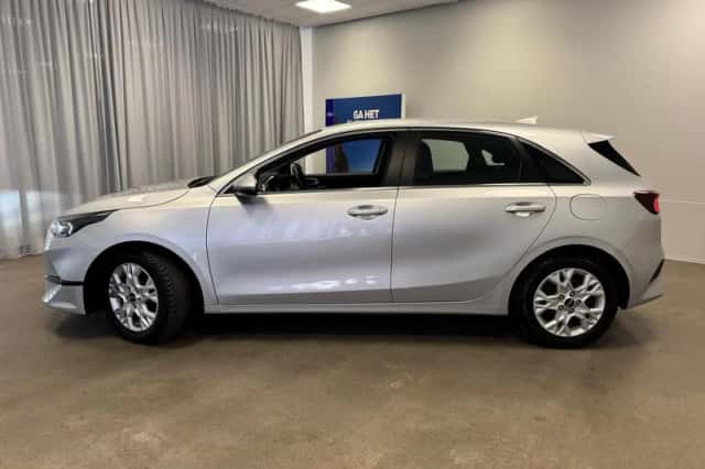 Kia Ceed (2023) thumbnail 8