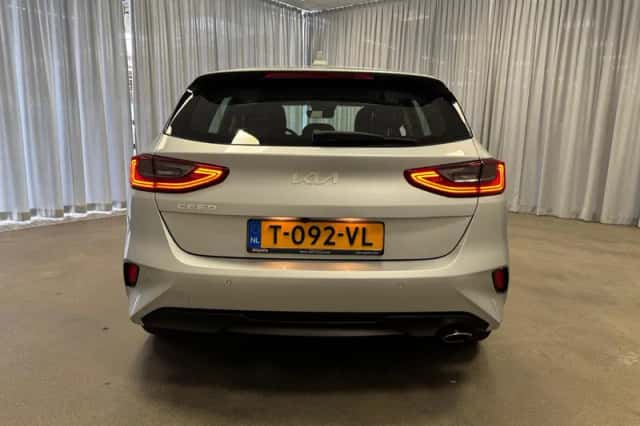 Kia Ceed (2023) thumbnail 9