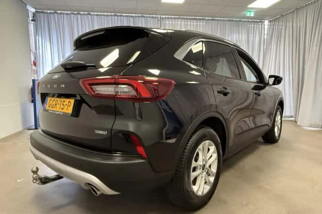 Ford Kuga (2024) thumbnail 2