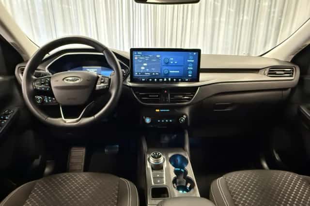 Ford Kuga (2024) thumbnail 3