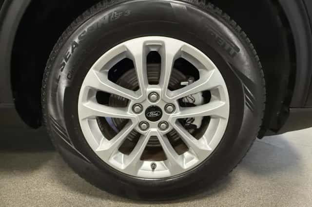 Ford Kuga (2024) thumbnail 5