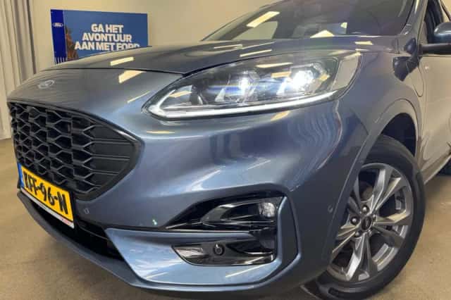 Ford Kuga (2023) thumbnail 6