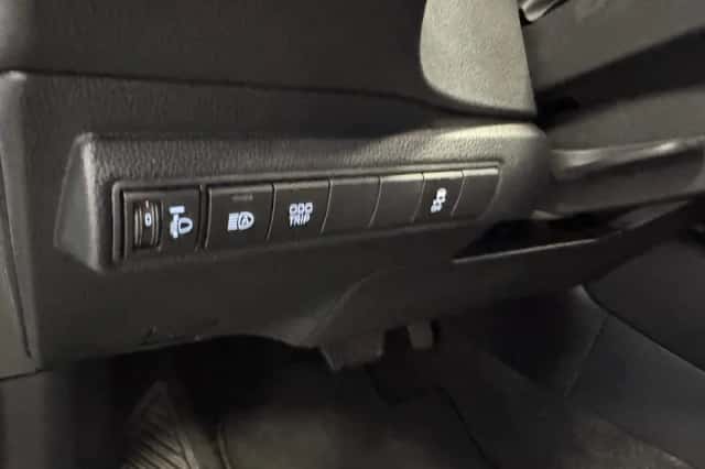 Toyota Corolla (2023) thumbnail 20