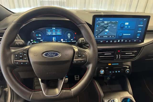 Ford Kuga (2025) thumbnail 3