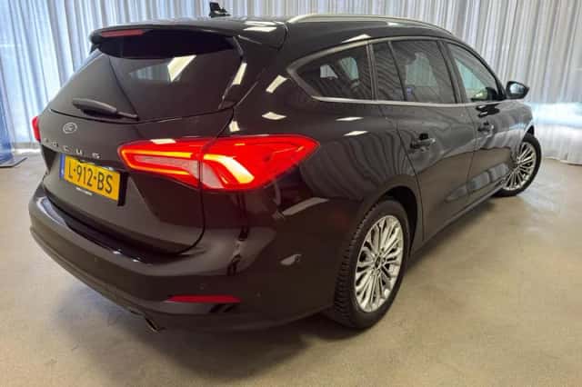 Ford Focus (2020) thumbnail 2