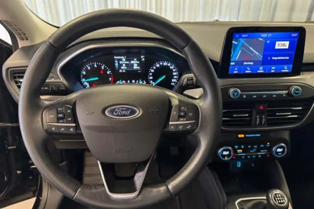 Ford Focus (2020) thumbnail 3