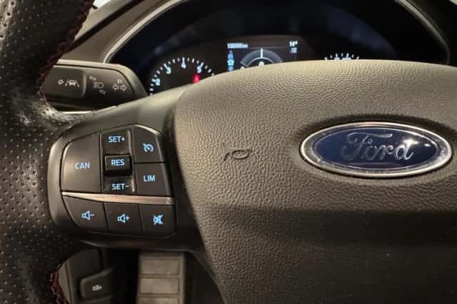 Ford Focus (2022) thumbnail 16