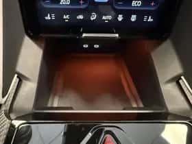 Ford Explorer (2025) thumbnail 30