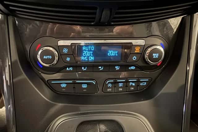 Ford Kuga (2016) thumbnail 11