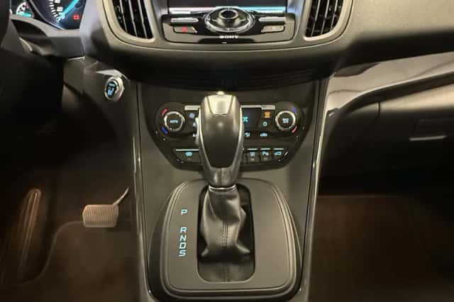 Ford Kuga (2016) thumbnail 12