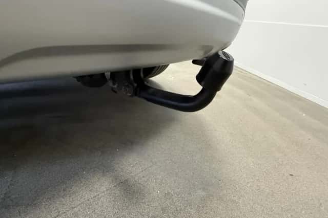 Ford Kuga (2016) thumbnail 23