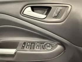 Ford Kuga (2016) thumbnail 28