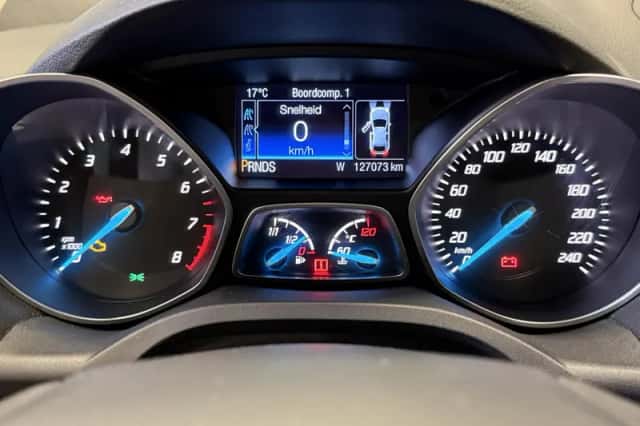 Ford Kuga (2016) thumbnail 30