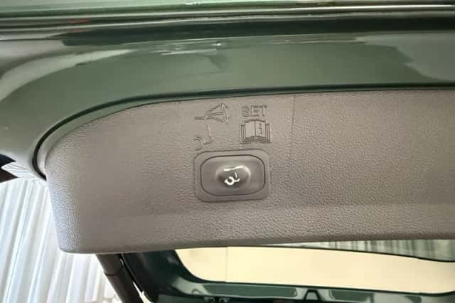 Ford Kuga (2016) thumbnail 31