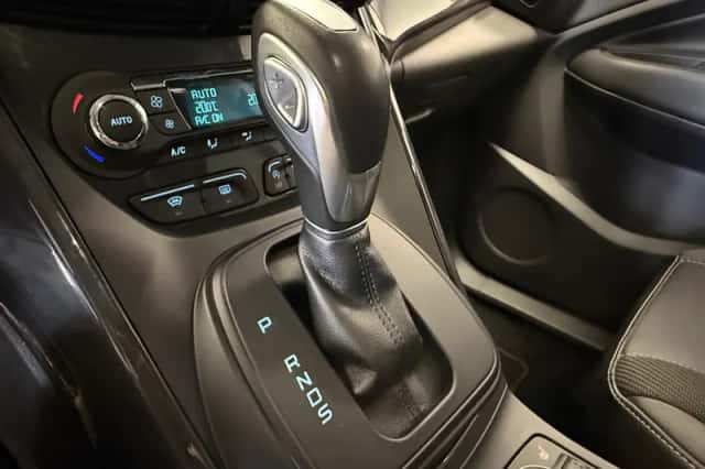 Ford Kuga (2016) thumbnail 32