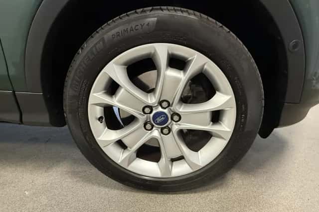Ford Kuga (2016) thumbnail 5