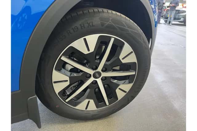 Ford Explorer (2025) thumbnail 4
