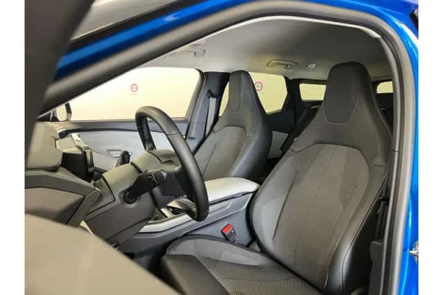 Ford Explorer (2025) thumbnail 9