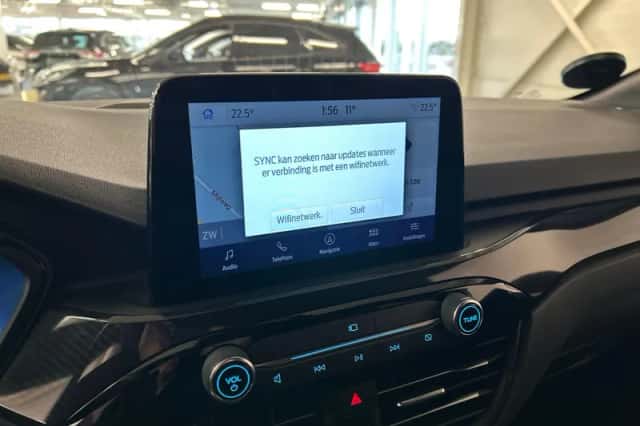 Ford Kuga (2023) thumbnail 14