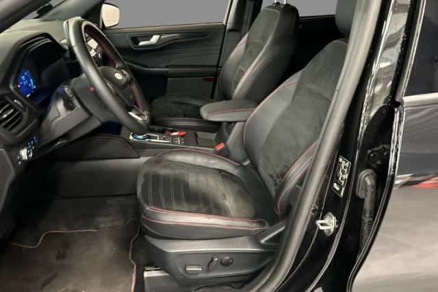Ford Kuga (2023) thumbnail 6