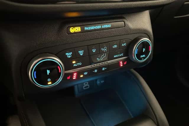 Ford Kuga (2023) thumbnail 10