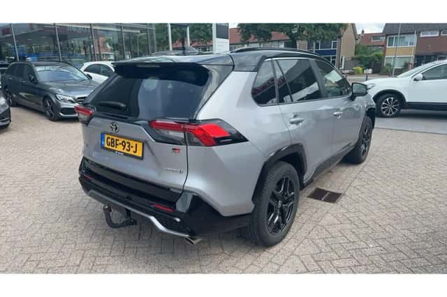 Toyota RAV4 (2024) thumbnail 4