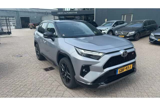 Toyota RAV4 (2024) thumbnail 5
