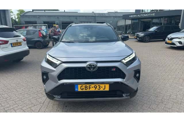 Toyota RAV4 (2024) thumbnail 6