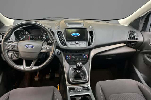 Ford Kuga (2017) thumbnail 3