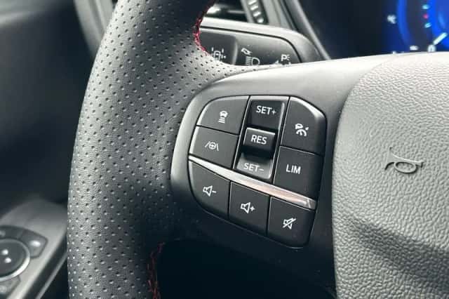 Ford Kuga (2022) thumbnail 15