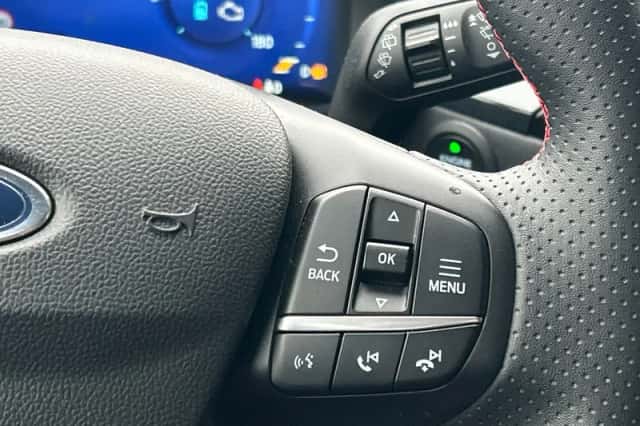 Ford Kuga (2022) thumbnail 16