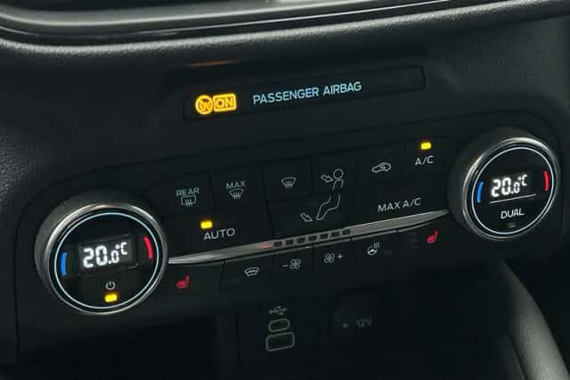 Ford Kuga (2022) thumbnail 6