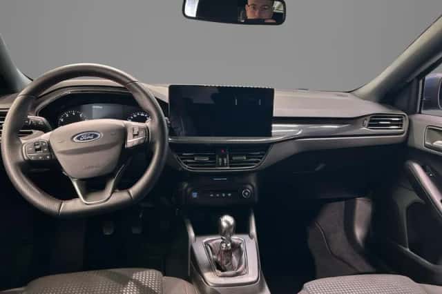 Ford Focus (2024) thumbnail 3