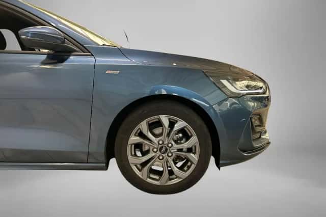 Ford Focus (2024) thumbnail 5