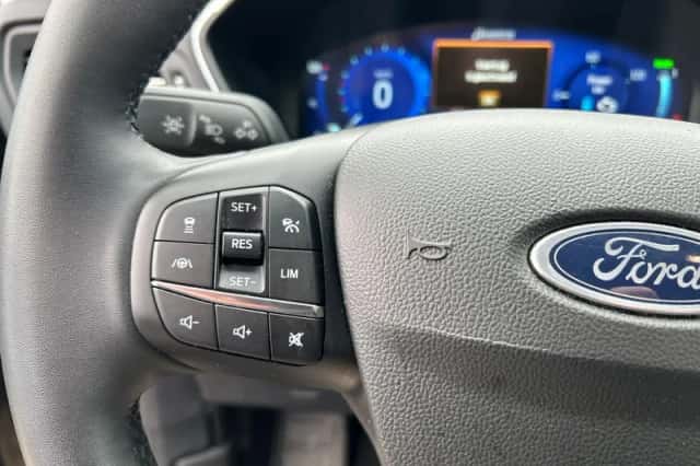 Ford Kuga (2022) thumbnail 16
