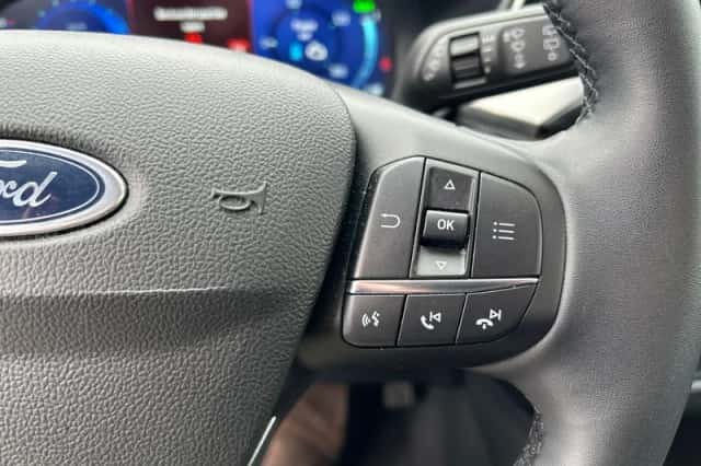 Ford Kuga (2022) thumbnail 17