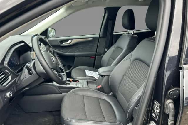 Ford Kuga (2022) thumbnail 9