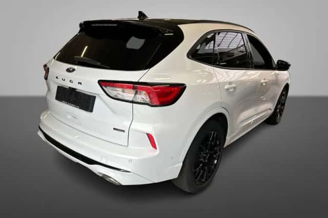 Ford Kuga (2023) thumbnail 2