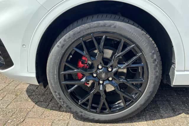 Ford Kuga (2023) thumbnail 4