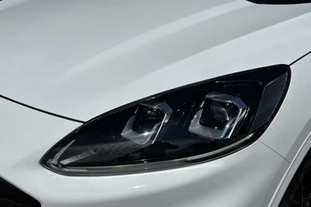 Ford Kuga (2023) thumbnail 5