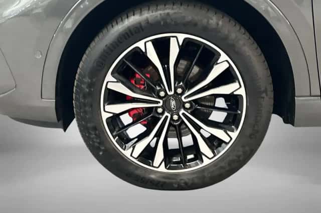 Ford Kuga (2022) thumbnail 5